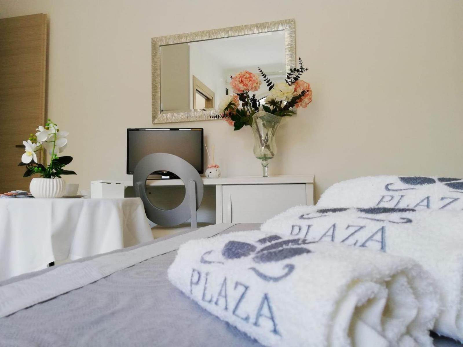 B&B Plaza 兰佩杜萨 外观 照片