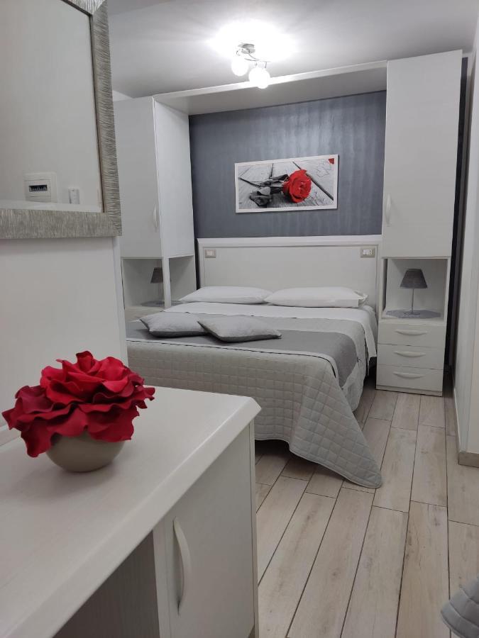 B&B Plaza 兰佩杜萨 外观 照片
