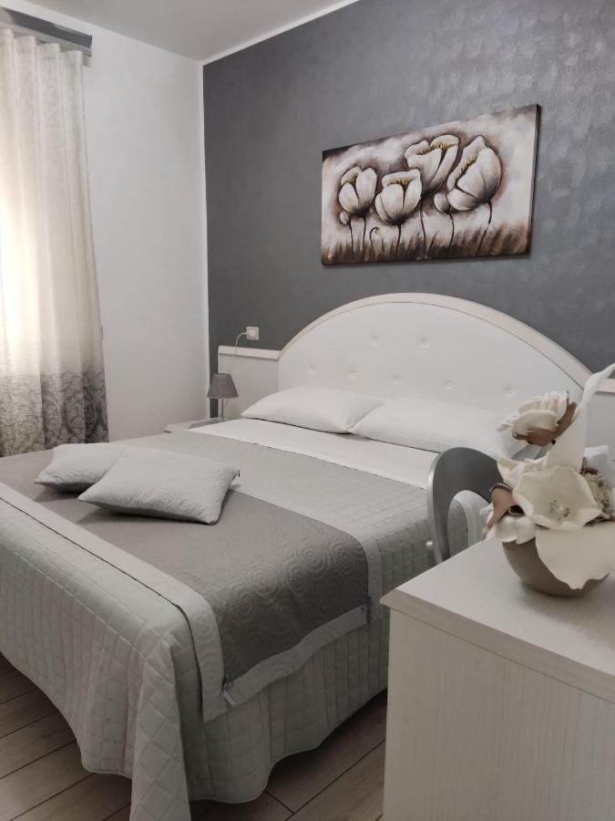 B&B Plaza 兰佩杜萨 外观 照片