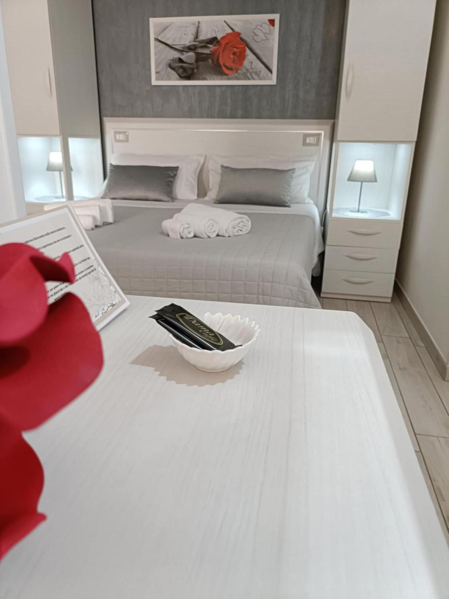 B&B Plaza 兰佩杜萨 外观 照片