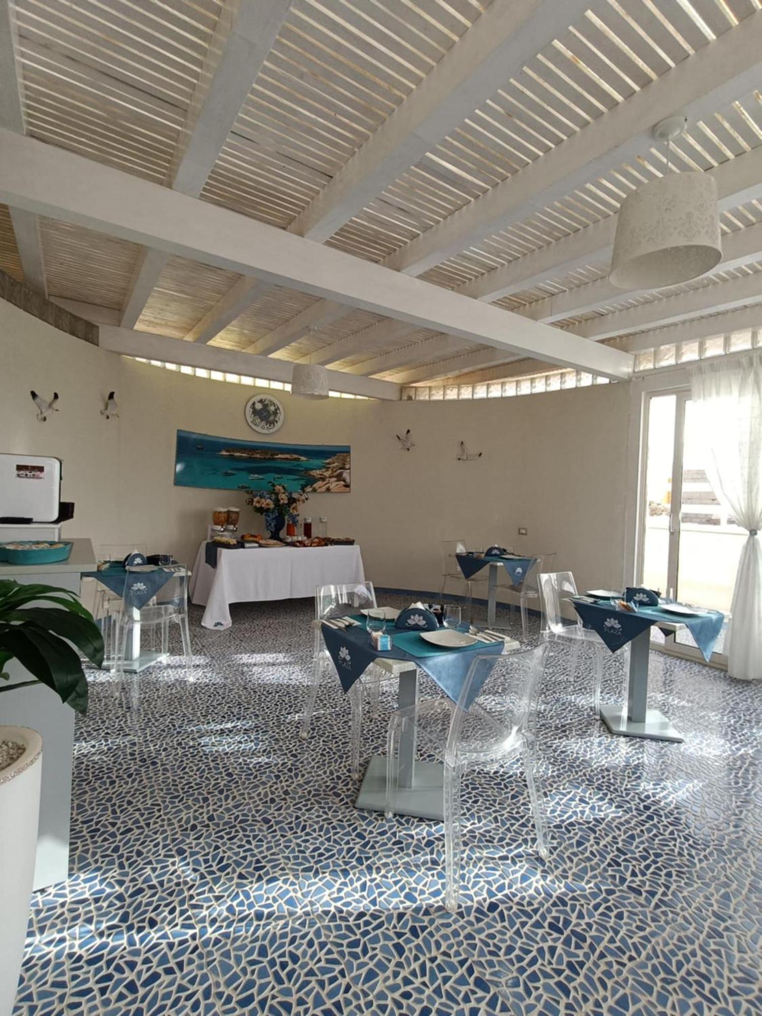 B&B Plaza 兰佩杜萨 外观 照片